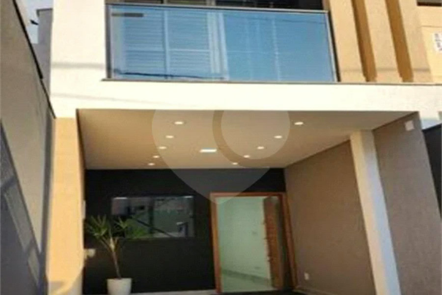 Casa à venda com 2 suítes, no condomínio Residencial Oliveira, São Paulo - SP
