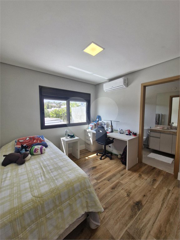 Casa à venda com 5 quartos, sendo 3 suítes, no condomínio Residencial Terras de Vinhedo, Vinhedo - SP