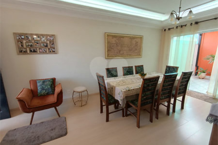 Casa à venda com 3 quartos, sendo 1 suíte, em Vila Rosa, Itapetininga, SP