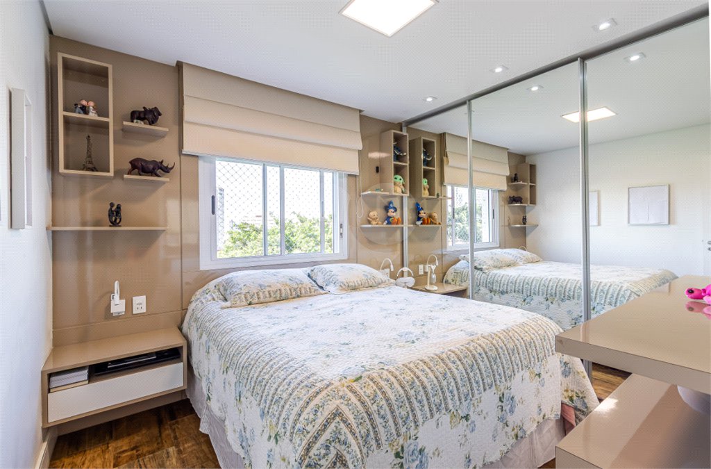 Apartamento à venda com 3 quartos, sendo 1 suíte, em Chácara Santo Antônio, São Paulo, SP