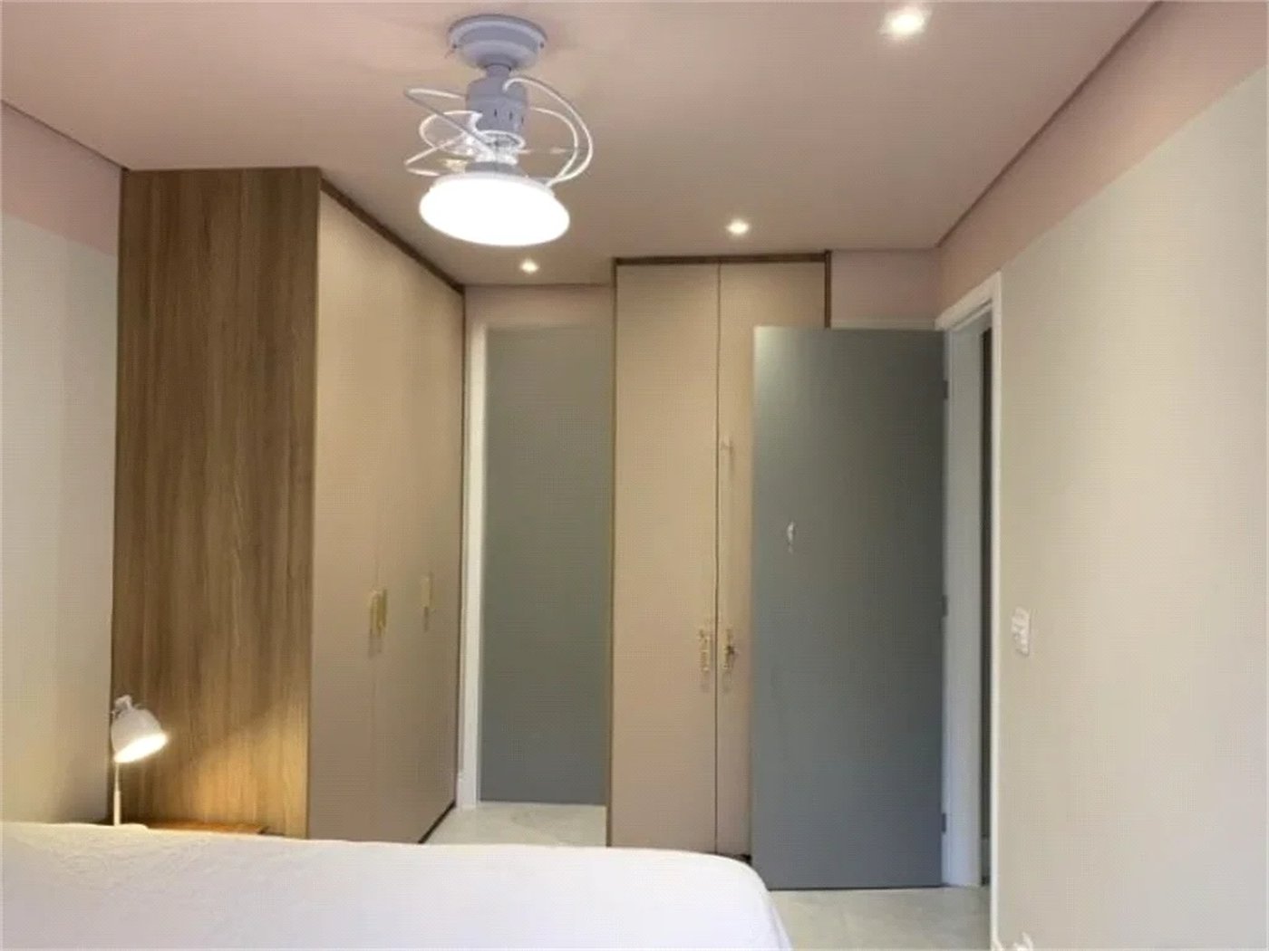 Apartamento à venda com 3 quartos, sendo 1 suíte, em Cidade São Francisco, São Paulo, SP