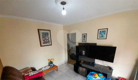Sobrado à venda com 4 quartos em Vila Firmiano Pinto, São Paulo, SP