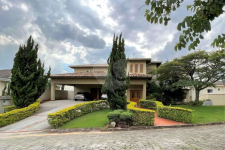 Casa à venda com 4 quartos, sendo 3 suítes, em Jardim Passárgada I, Cotia, SP