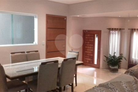 Casa à venda com 3 quartos, sendo 1 suíte,  em Vila Miranda, Itaquaquecetuba, SP