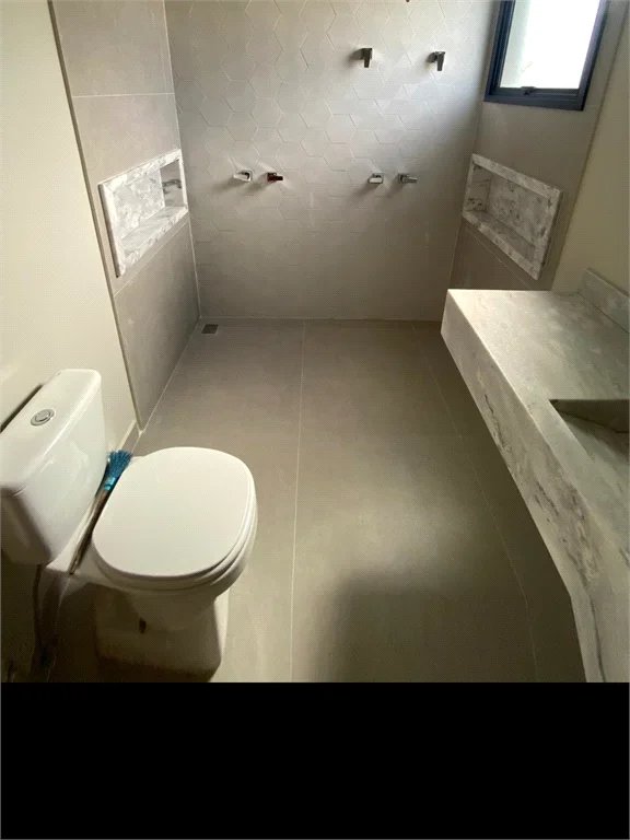 Casa à venda com 3 suítes no condomínio Parque das Camélias, Jundiaí - SP