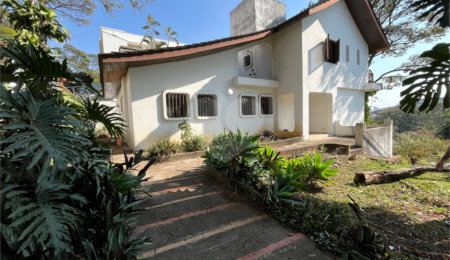 Sobrado à venda com 3 suítes em Tremembé, São Paulo, SP