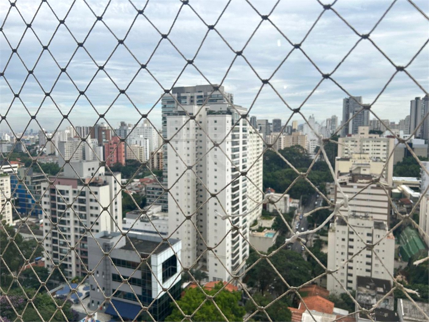 Apartamento para alugar com 3 quartos, sendo 1 suíte, em Pinheiros, São Paulo, SP