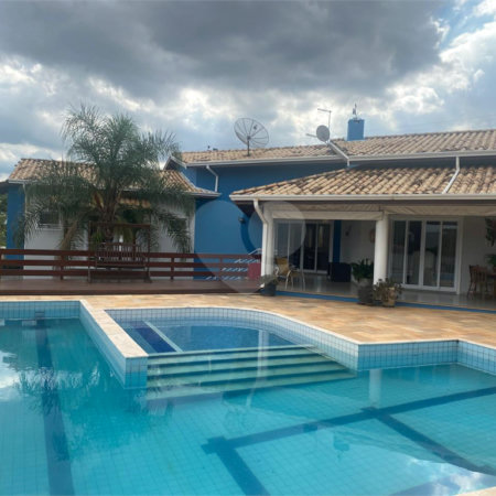 Casa à venda com 5 quartos, sendo 3 suítes, no condomínio Zuleika Jabour, Salto - SP