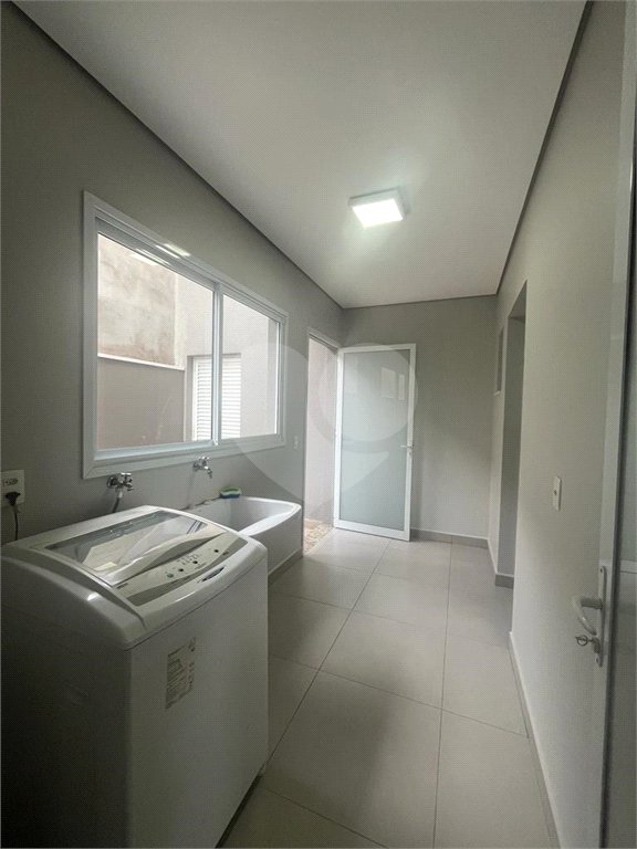 Casa à venda com 3 suítes no condomínio Residencial Terra Nobre, Indaiatuba - SP