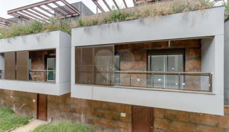 Casa à venda com 4 quartos, sendo 3 suítes,  no condomínio Jardim Chapel, São Paulo - SP