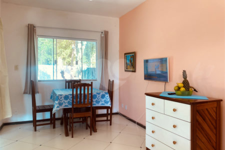 Casa em condomínio para alugar com 2 quartos, sendo 1 suíte, em Caravelas, Armação dos Búzios, RJ