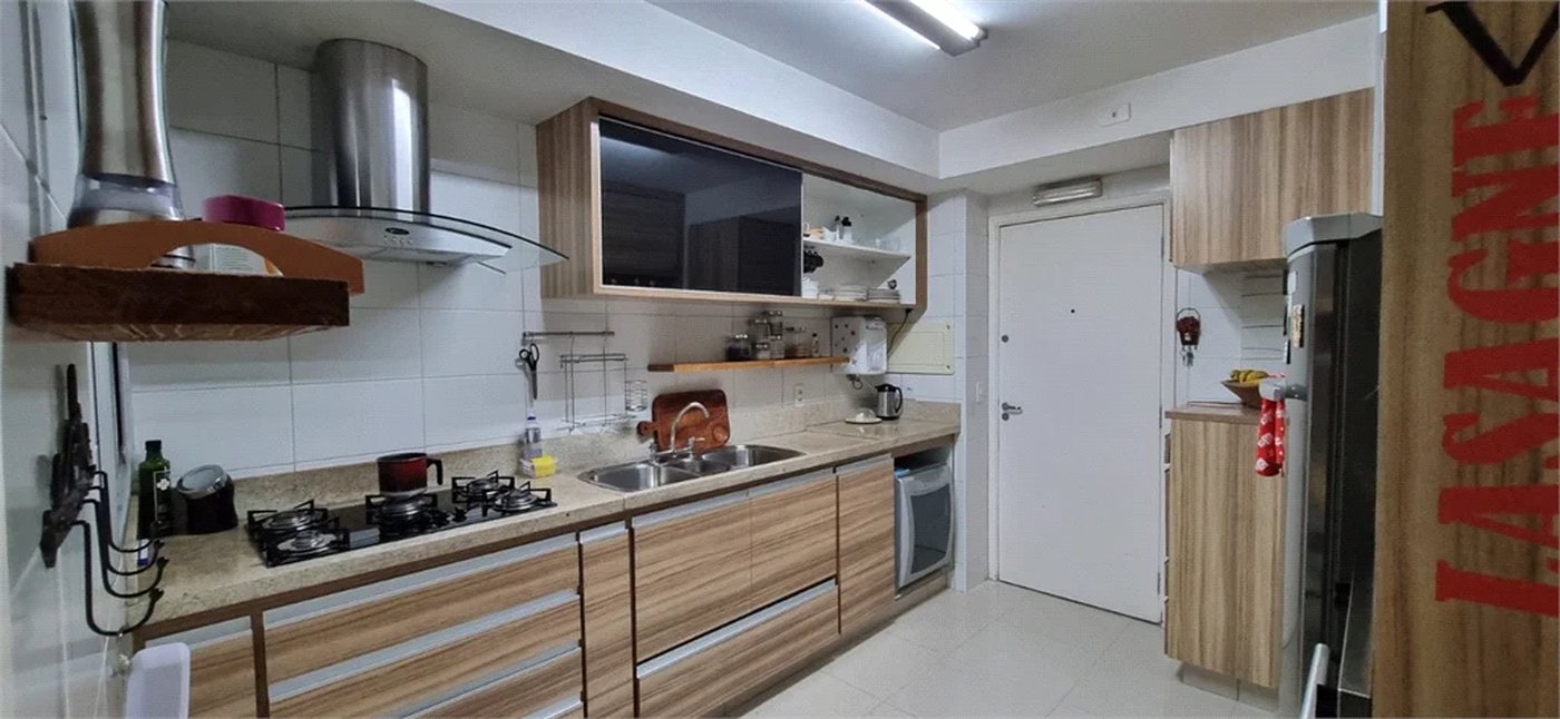 Apartamento à venda com 3 suítes em Jardim Londrina, São Paulo, SP