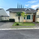 Casa à venda com 3 quartos, sendo 1 suíte, no condomínio Bella Vita, Atibaia - SP