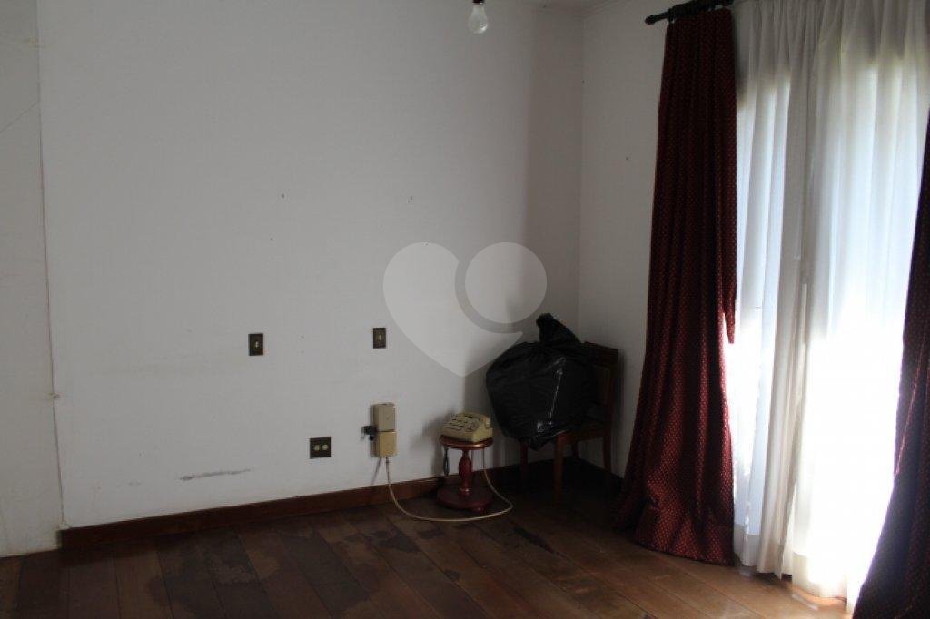 Casa Térrea à venda ou para alugar com 6 suítes em Vila Tramontano, São Paulo, SP