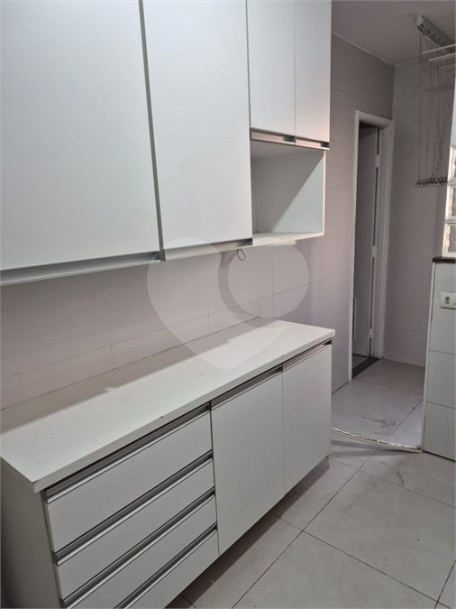 Apartamento à venda com 3 quartos, sendo 1 suíte,  em Cidade São Francisco, São Paulo, SP