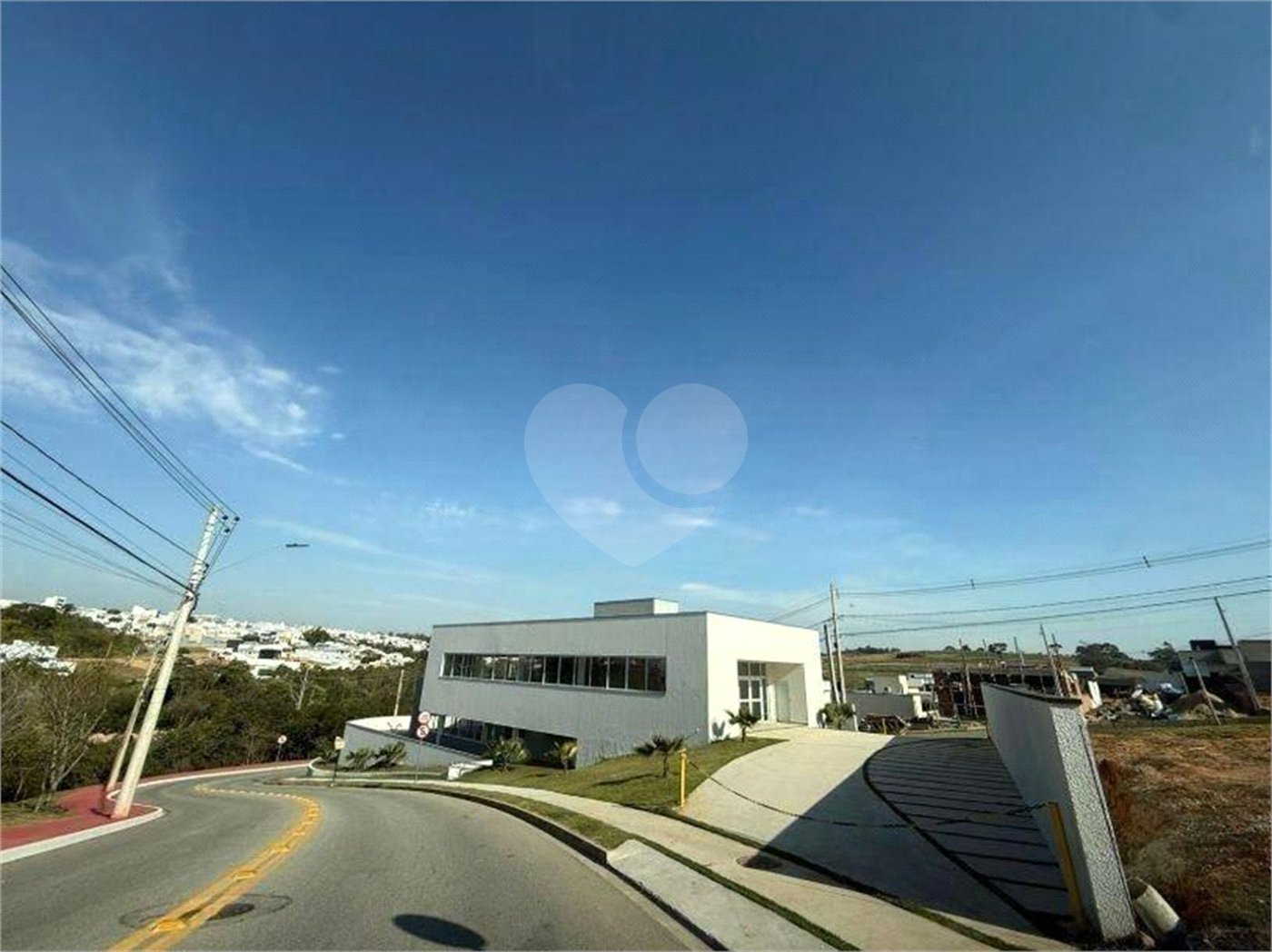 Casa à venda com 3 suítes no condomínio Helena Maria, Sorocaba - SP