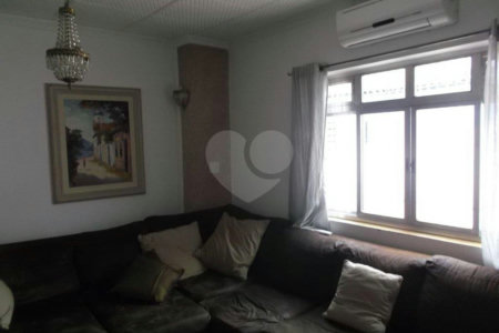 Casa Térrea à venda com 3 quartos, sendo 1 suíte, em Vila Maria Alta, São Paulo, SP