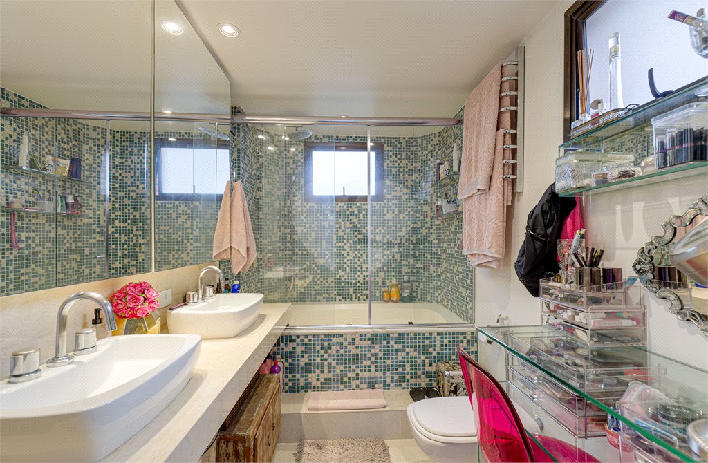 Apartamento à venda com 3 suítes em Campo Belo, São Paulo, SP
