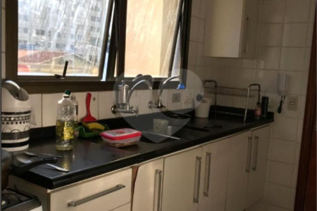 Apartamento à venda com 4 quartos, sendo 2 suítes, em Vila Olímpia, São Paulo, SP