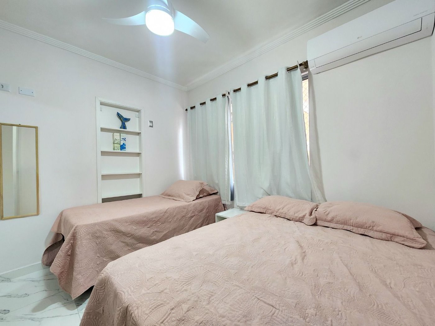 Apartamento mobiliado próximo da praia com 1 dormitório à venda, 32 m² por R$ 390.000 - Embaré - Santos/SP
