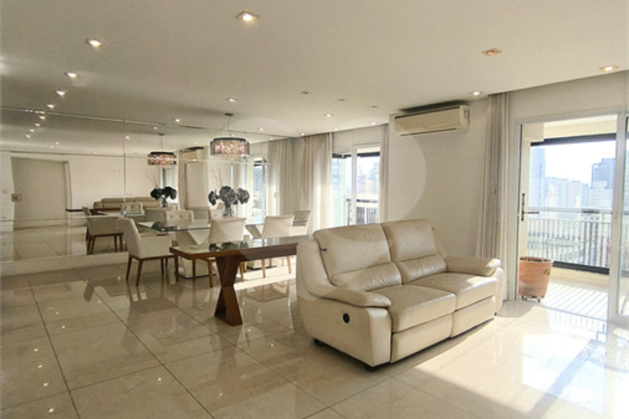 Apartamento à venda com 4 quartos, sendo 3 suítes, em Santana, São Paulo, SP