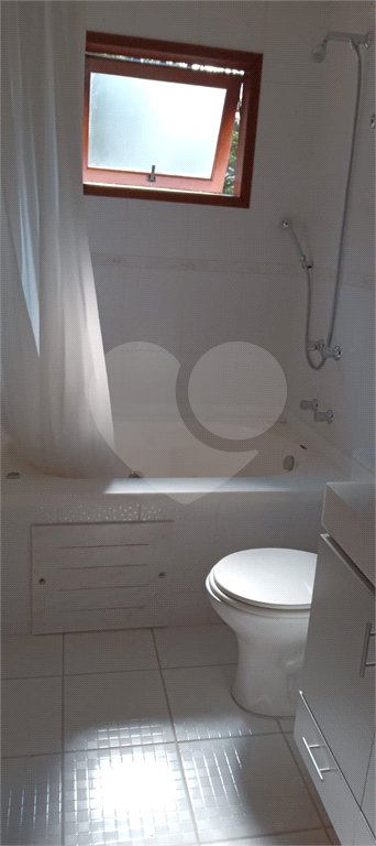 Casa para alugar com 3 quartos, sendo 1 suíte, no condomínio Itaembu, Itatiba - SP