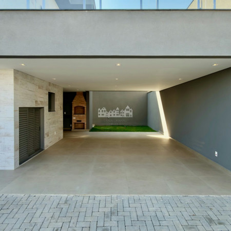 Casa à venda no bairro Loanda em Atibaia com 3 suítes e terraço solarium
