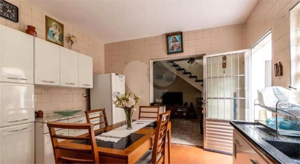 Sobrado à venda com 4 quartos, sendo 1 suíte,  em Vila Dalila, São Paulo, SP