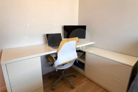 Apartamento à venda com 2 quartos, sendo 1 suíte, em Parque Reboucas, São Paulo, SP