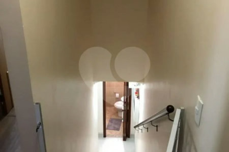 Casa à venda com 3 quartos, sendo 1 suíte, no condomínio Residencial Gabriela, São Paulo - SP
