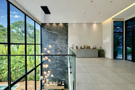 Casa à venda com 3 suítes no condomínio Reserva Santa Maria, Jandira - SP