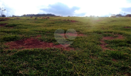 Sítio à venda com 1 quarto em Recanto Amapola, Bragança Paulista, SP
