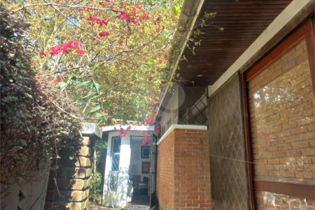 Casa à venda com 3 quartos, sendo 2 suítes, em Morumbi, São Paulo, SP