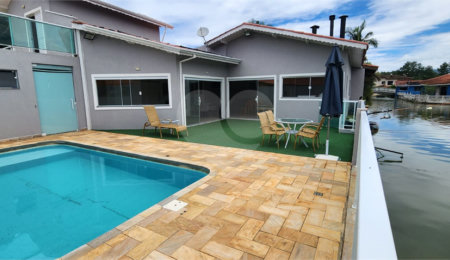 Casa à venda com 4 quartos, sendo 2 suítes,  no condomínio Marinas, Bom Jesus dos Perdões - SP