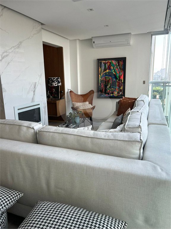 Apartamento à venda com 3 suítes em Barra Funda, São Paulo, SP