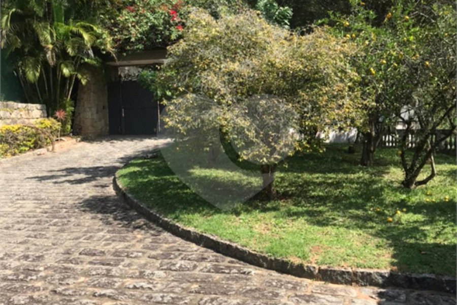 Casa à venda com 6 quartos, sendo 5 suítes, em Roseira, Mairiporã, SP