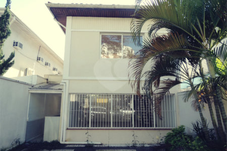 Sobrado à venda com 3 quartos em Granja Julieta, São Paulo, SP
