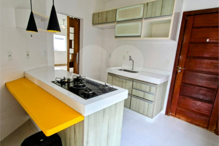 Casa à venda com 3 quartos, sendo 2 suítes, em Orla Norte, Porto Seguro, BA