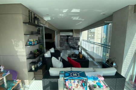 Apartamento à venda com 3 suítes em Vila Romana, São Paulo, SP