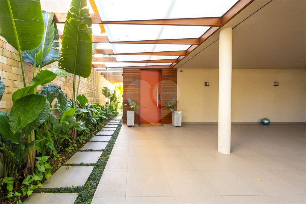 Casa à venda com 4 suítes no condomínio Vila Flora, São Paulo - SP