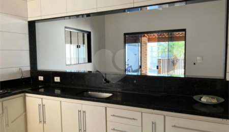 Casa à venda com 3 quartos, sendo 1 suíte,  em Ipê, Três Lagoas, MS