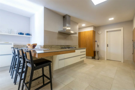 Casa à venda com 4 suítes em Jardim Guedala, São Paulo, SP