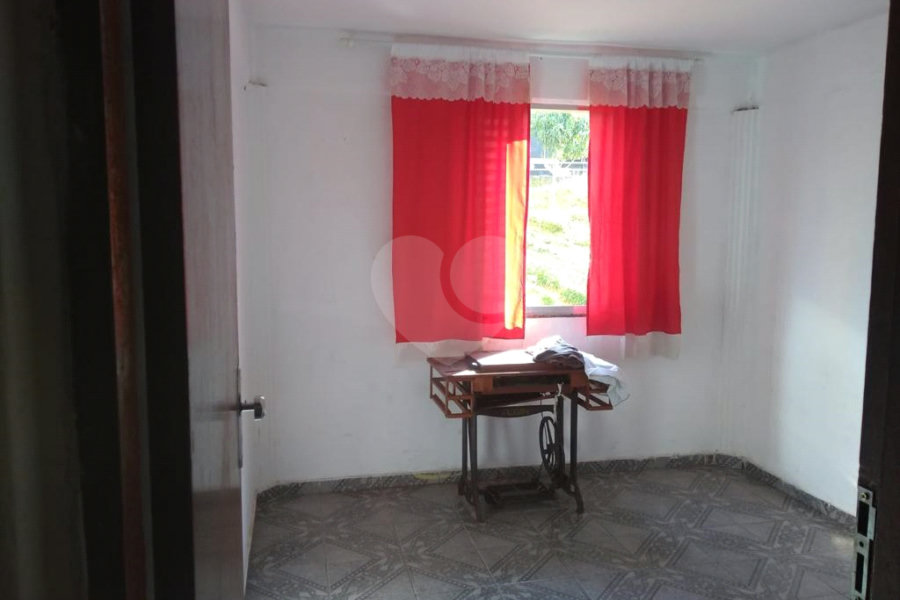 Apartamento à venda com 2 quartos em Cidade Tiradentes, São Paulo, SP