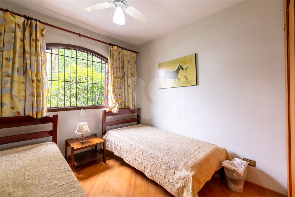 Casa à venda com 4 quartos, sendo 2 suítes, em Campo Belo, São Paulo, SP