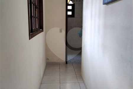 Sobrado à venda com 6 quartos, sendo 2 suítes, em Balneário Stella Maris, Peruíbe, SP