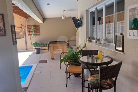 Casa à venda com 4 quartos, sendo 3 suítes,  no condomínio Res. Luzern, Campinas - SP