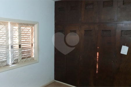 Casa à venda ou para alugar com 4 quartos, sendo 1 suíte, no Centro, Vinhedo, SP