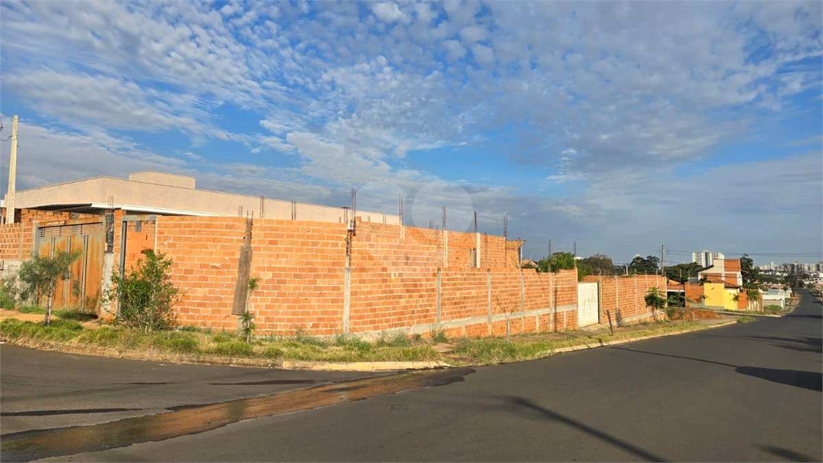 Sobrado à venda com 2 quartos em Cidade Jardim, Araraquara, SP