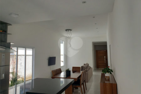 Casa à venda com 3 suítes no condomínio Residencial Veredas, Mogi das Cruzes - SP
