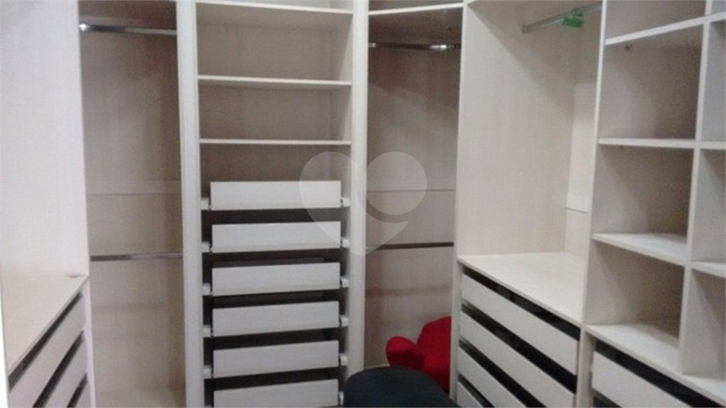 Sobrado à venda com 3 quartos, sendo 1 suíte, em Vila Antonina, São Paulo, SP